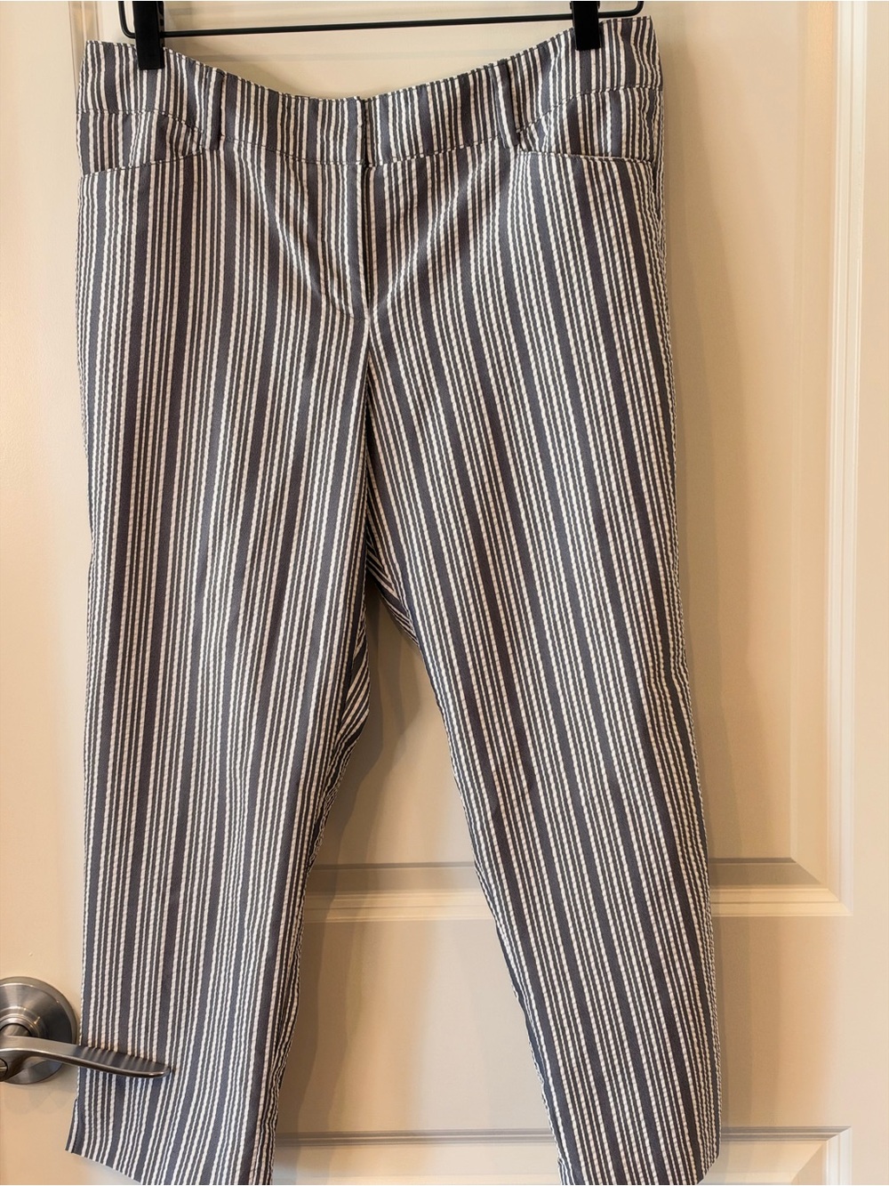 New York & Company Dusty Blue & White Striped Seersucker Crop Pants Size 10